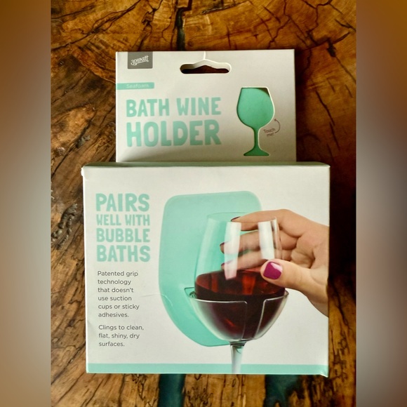 30 Watt Silicone Wine Glass Holder for Bath & Shower - Picture 2 of 7